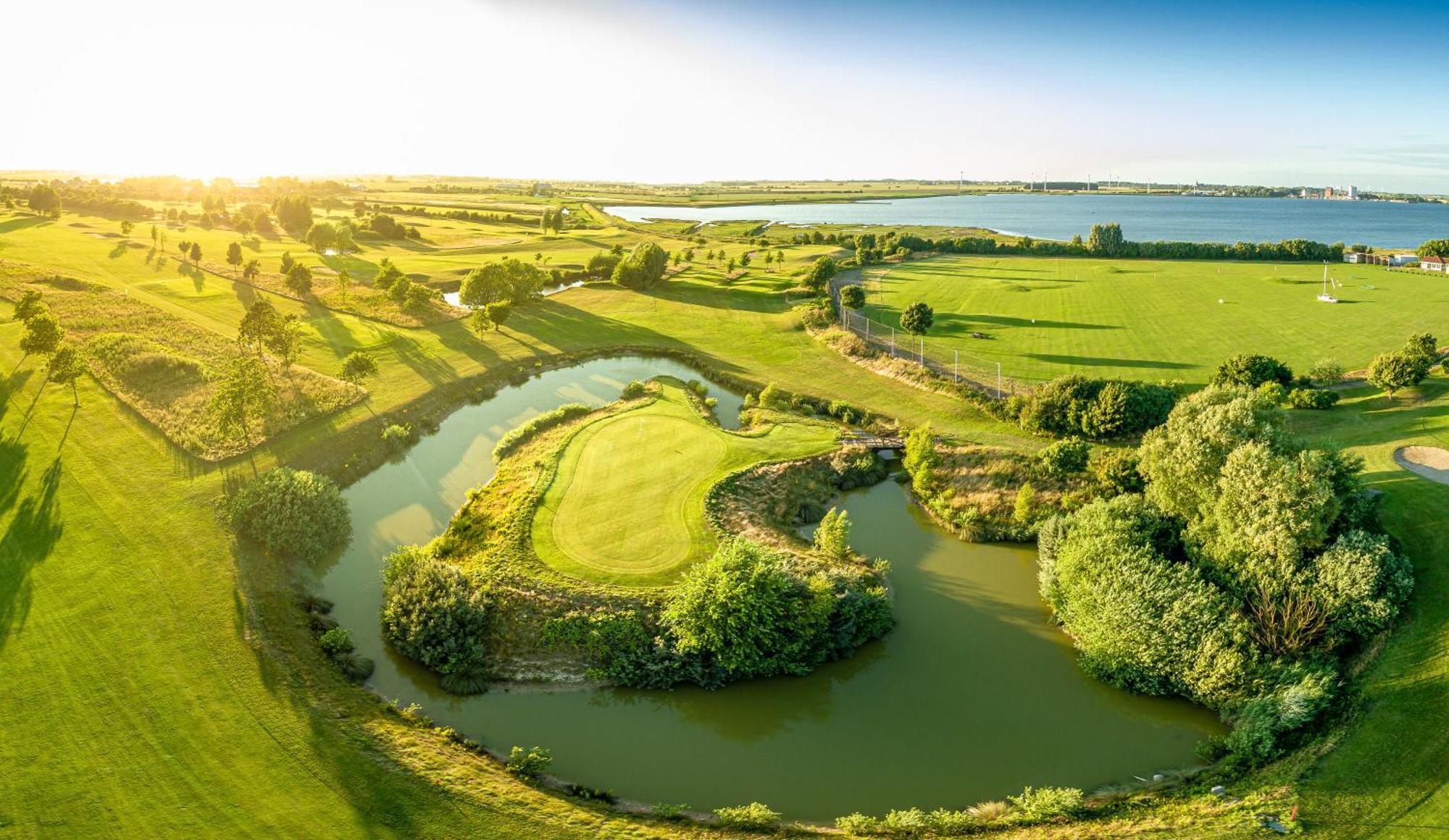 Golf 'N Wave Aktivresort Fehmarn Exterior photo